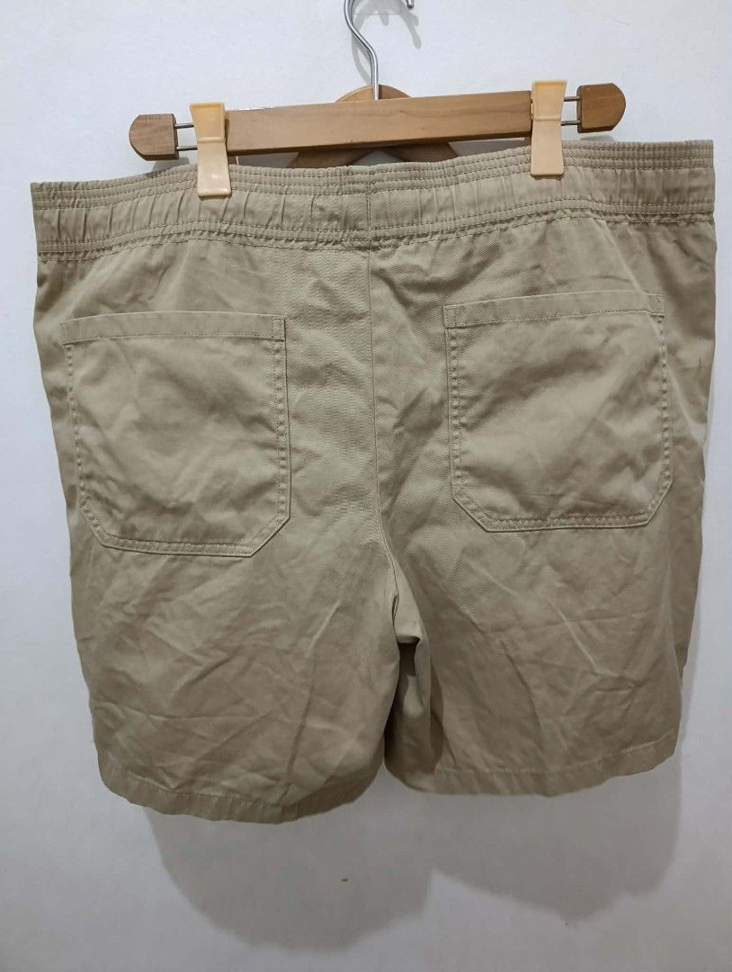 Khaki GU short (Category: Shorts) located in Mandaluyong City. Submitted by kasoysoythrift28 (Listing ID 1461676272, Image 2). Description: XL on tag GU.