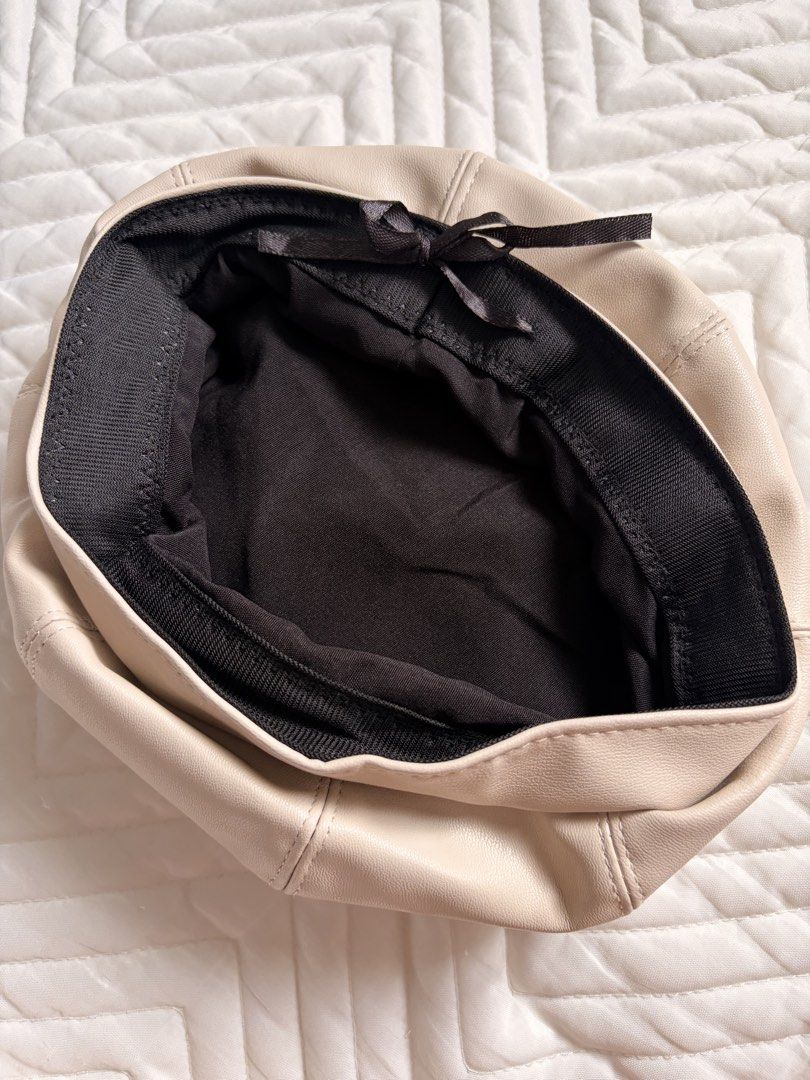 Kids Beige Beret (Category: Caps & Hats) located in Anda. Submitted by disaccharide (Listing ID 1461662218, Image 3). Description: brand new for kids from 3-10 yrs old.