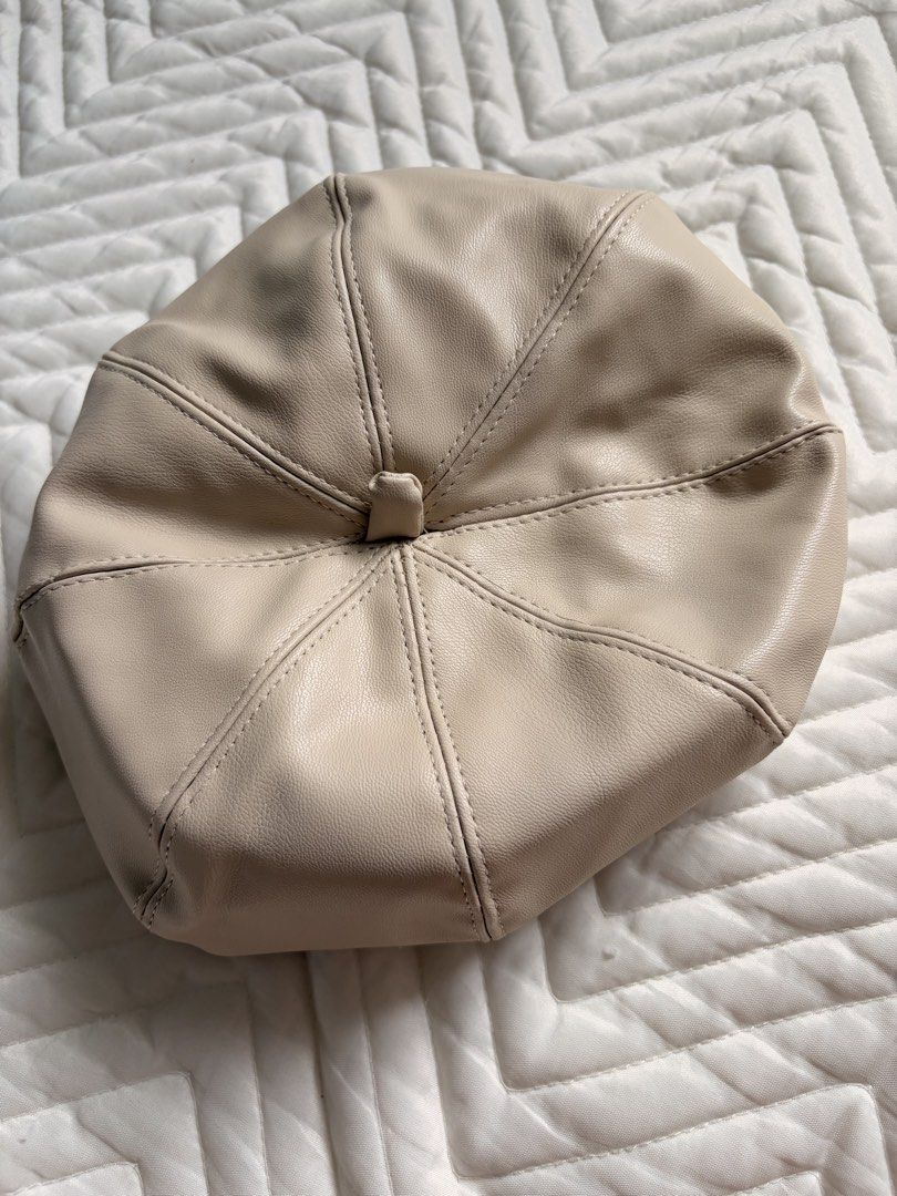 Kids Beige Beret (Category: Caps & Hats) located in Anda. Submitted by disaccharide (Listing ID 1461662218, Image 2). Description: brand new for kids from 3-10 yrs old.