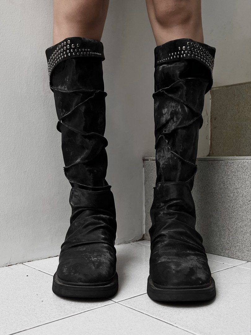 Kmrii crush alternatives studded boots (Category: Boots) located in Batangas. Submitted by glamourartifacts.archive (Listing ID 1461782621, Image 3). Description: KMRII crush alternatives/dupe studded patchwork boots * Details: -Flaw: None -Condition: Good -Color Rate (10/10): 9 * Measurements: Size: 39 Outsole(CM/IN) - 10.6 Insole(CM/IN) - 9.5 Leg opening: 7.2 Ankle: 4.7 Heels: 1.5 Length: 17 * Price: ₱4500 + shipping fee **Shipping rates may va