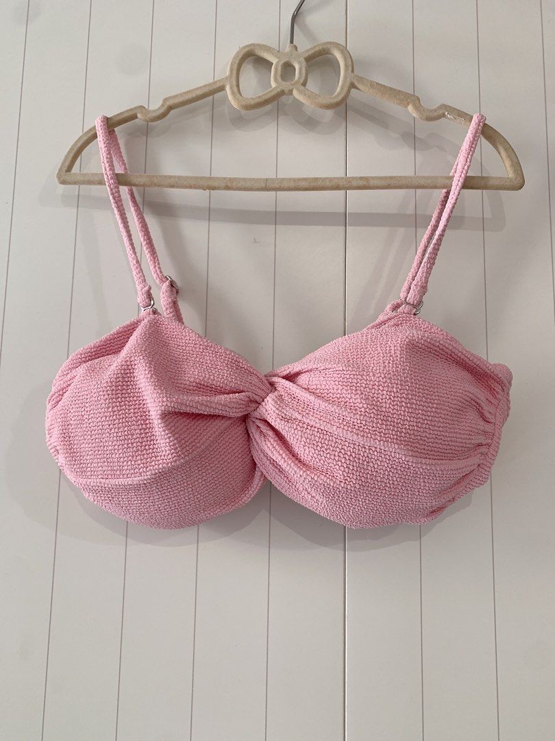 Korea swimsuit韓國泳衣 (pink, free size) （分類：泳衣）位於 Hong Kong。 由 choco17 提交（商品編號 1461590695，圖片 2）。簡介： 。