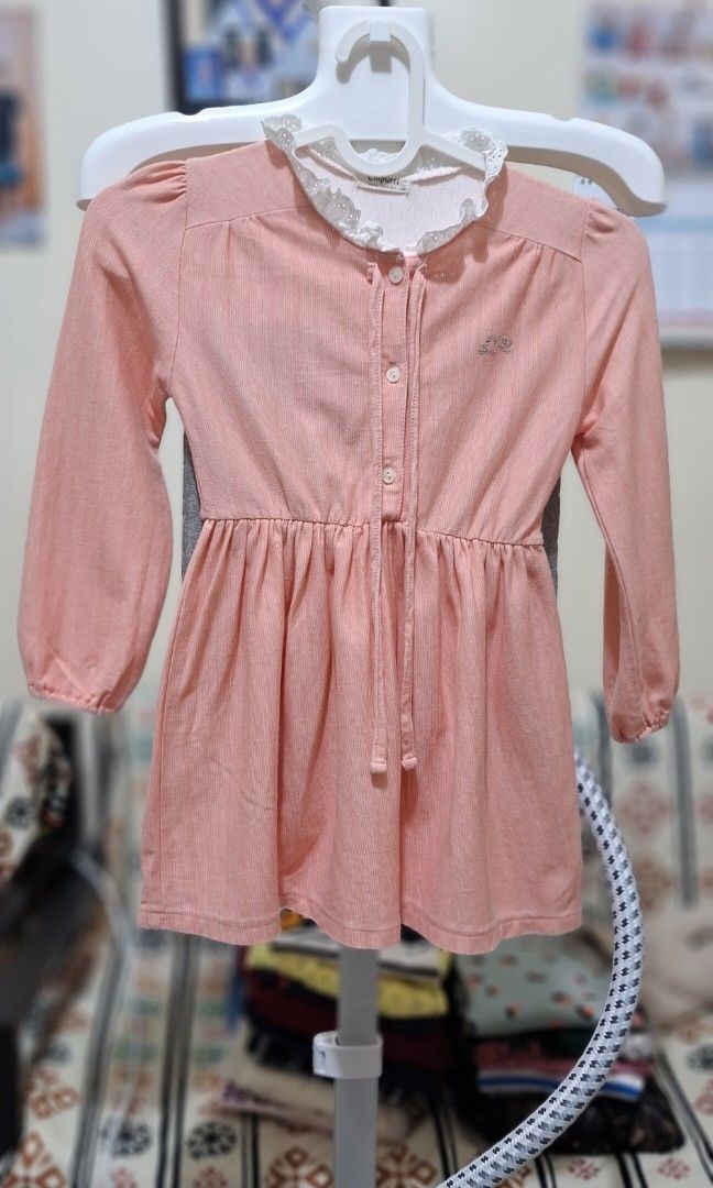Korean dress (Category: Babies & Kids Fashion) located in Quezon City. Submitted by thetetajabakes (Listing ID 1461606462, Image 3). Description: - preloved ( twice lang cia nasuot ) - outgrown clothes - from korea gift sa anak ko. - good quality fabric - RFS : Decluttering.