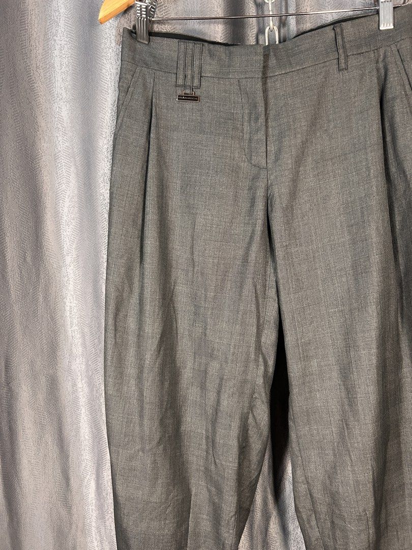 KRIS VAN ASSCHE PLEATED TROUSER (Category: Trousers) located in General Mariano Alvarez. Submitted by manosegunda4117 (Listing ID 1460543286, Image 2). Description: KRIS VAN ASSCHE PLEATED TROUSER Size 38 Measurements : Waistline - 30 in Length - 40 approx Features detailed belt loops and hem buttons Price : PHP 1,500 + shipping fee .