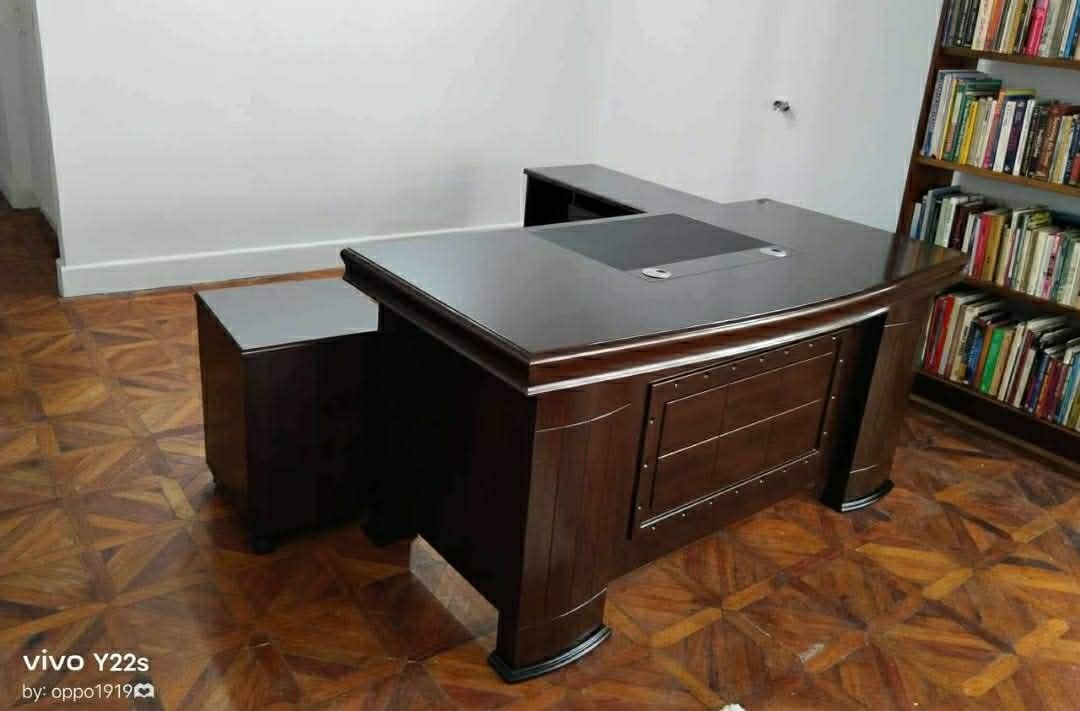 L TYPE OFFICE TABLE (Category: Other Home Furniture) located in Manila. Submitted by maricel_10dorado (Listing ID 1461691145, Image 3). Description: Brand new item On hand stock Free assembly Ready to deliver Accept Bulk orders Cash on delivery Pm for past transaction 639649452374.