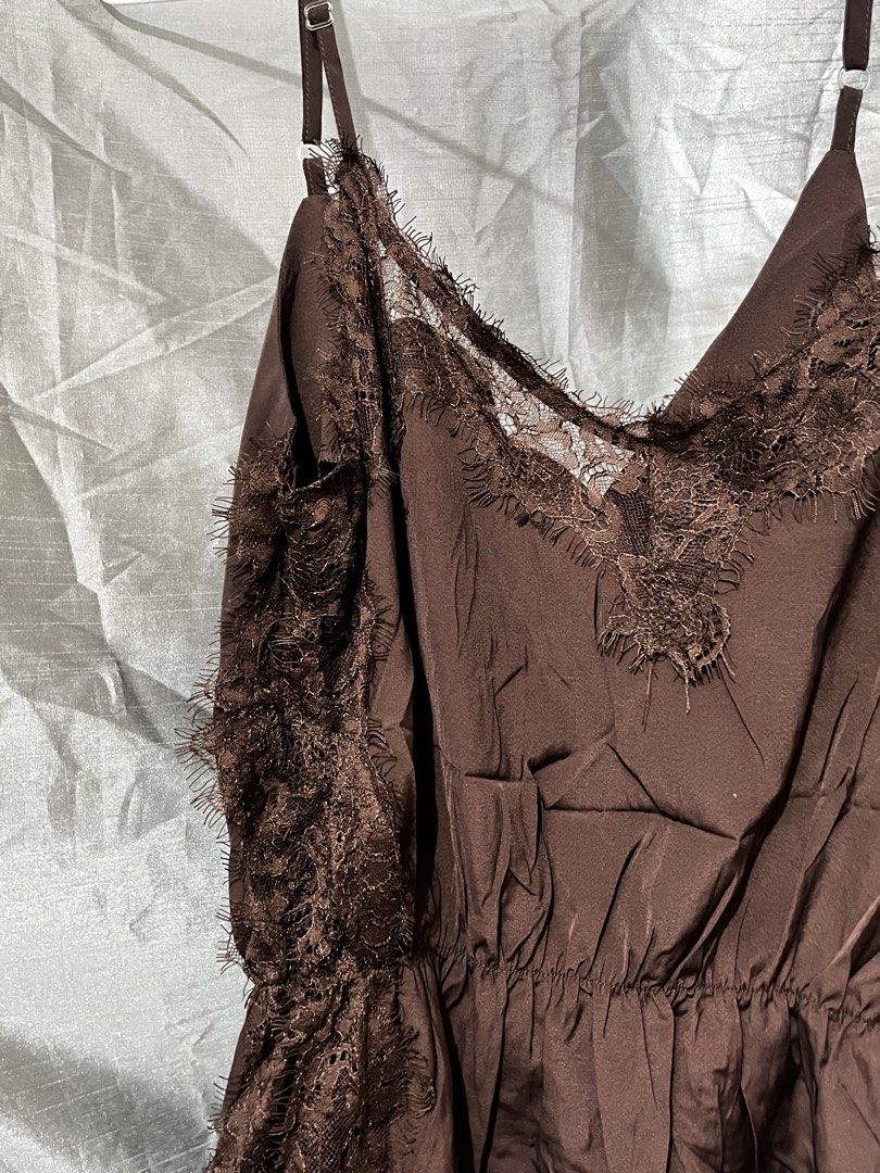 Lace Camisole Top (Category: Sleeveless) located in Valenzuela. Submitted by mrythings (Listing ID 1461647717, Image 3). Description: - Adjustable straps - Bought from BKK Pasabuy - RFS: not my size. (sadly maluwag for xs 🥹).