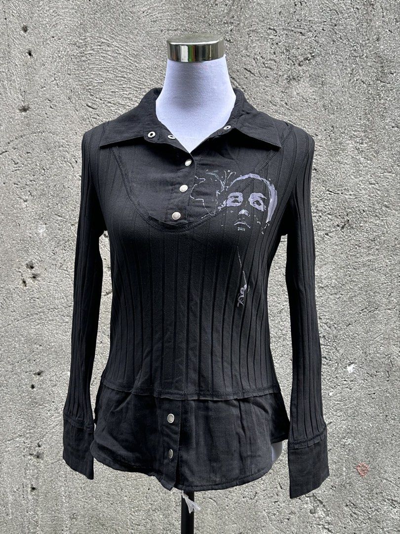 Le copine graphic y2k longeleeve top (Category: Longsleeves) located in Dasmarinas. Submitted by mesh.shop (Listing ID 1461701449, Image 3). Description: 10000/10 Luvv the designn Bust: 34-44 inches Length: 23 inches.