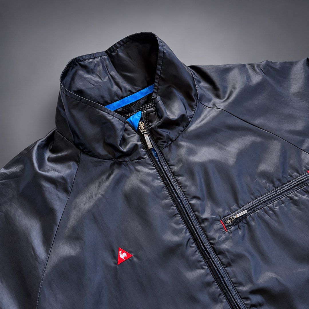 LE COQ SPORTIF WINDBREAKER JACKET (Category: Coats, Jackets and Outerwear) located in Taguig. Submitted by clarrk95 (Listing ID 1461674921, Image 2). Description: Le Coq Sportif Windbraker Jacket Size: L (tag) Length: 25inches Width: 23.5inches Sleeve Length: 20.5inches PRICE: ₱450 ONLY! FLAWS: crack backprint ✅ very good condition ✅ add shipping fee ✅ ignoring LP inquiry Shipping: Lalamove | J&T | LBC Location: Taguig📍 Payment: Gcash | Bank | C