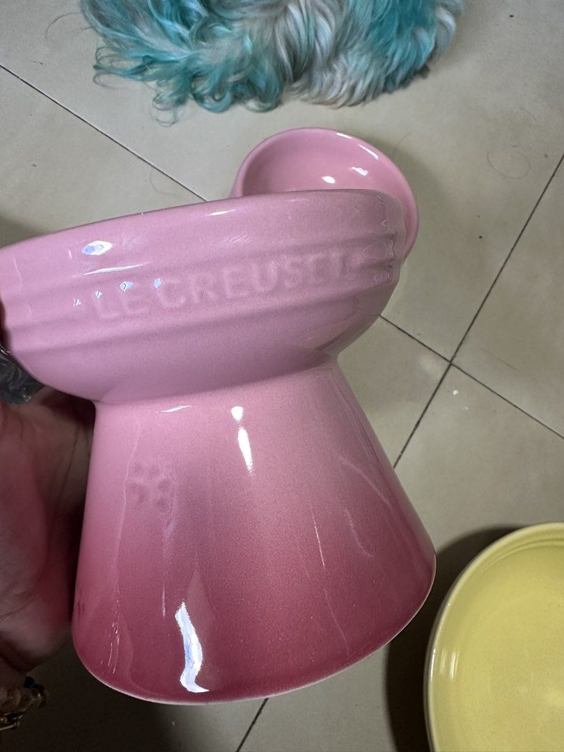 Le Creuset Pet Bowl (Category: Pet Food) located in Manila. Submitted by trendyfindscitrine (Listing ID 1461694518, Image 3). Description: Brand new unused .