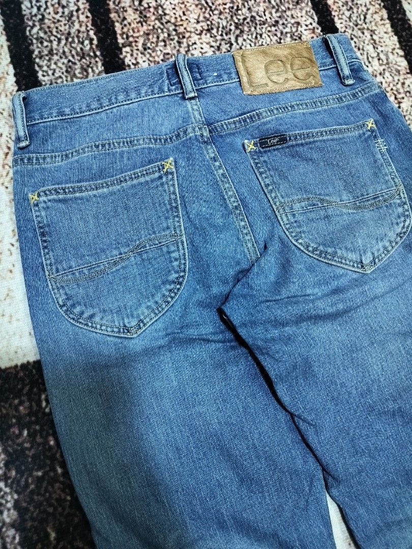 LEE 101+ Jadefusion Unisex Denim Pants (Category: Jeans) located in Taguig. Submitted by thriftybounce (Listing ID 1461624305, Image 1). Description: Size : 30 Length : 39 HEM : 6 Color Rate : 9.5/10 Issue : None.