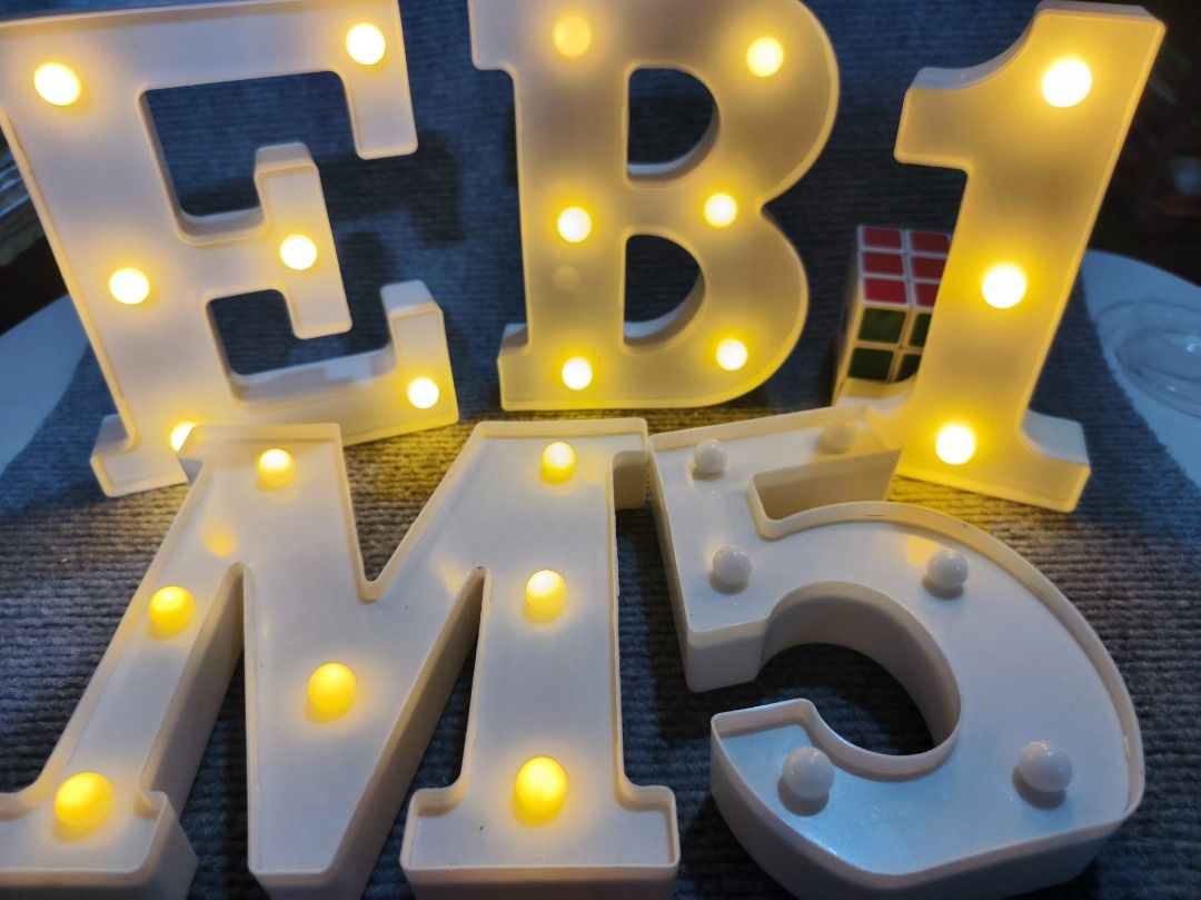 Letter and Number Lamps ( E, B, M, 1,5) (Category: Lighting) located in San Leonardo. Submitted by burgossanleonardo.12345 (Listing ID 1461710004, Image 3). Description: Take all 5 pcs numbers and letters lamp all working except number 1 No screw Batteries are not included.