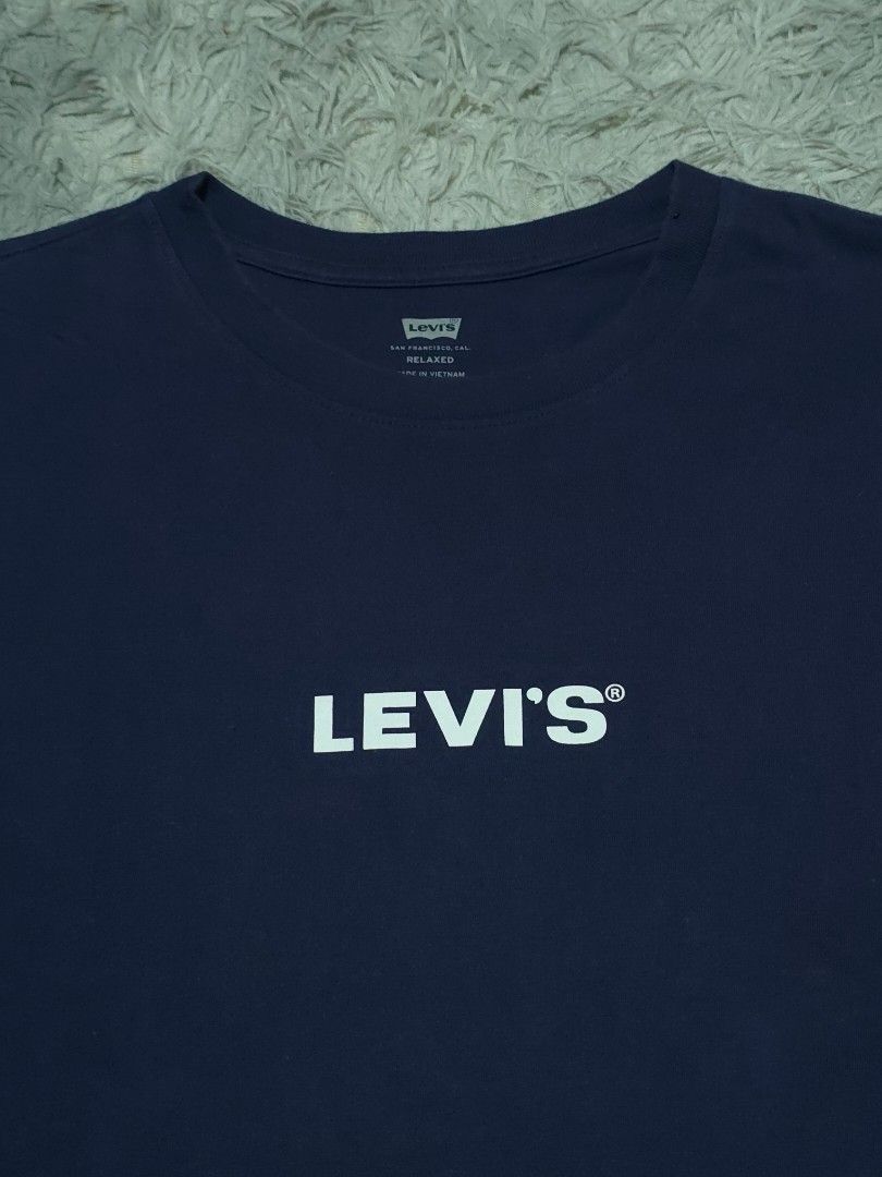 Levis (Category: Tshirts & Polo Shirts ) located in Abulug. Submitted by humanwhosellthings (Listing ID 1461622833, Image 3). Description: LEVÌS ✅️Size: Medium on tag fit to XLarge ✅️Dimes: 21.5W x 28L ✅Condition: Excellent - New ✅Issue: None, Cut washtag only ✅Color Rate: 9.8/10.