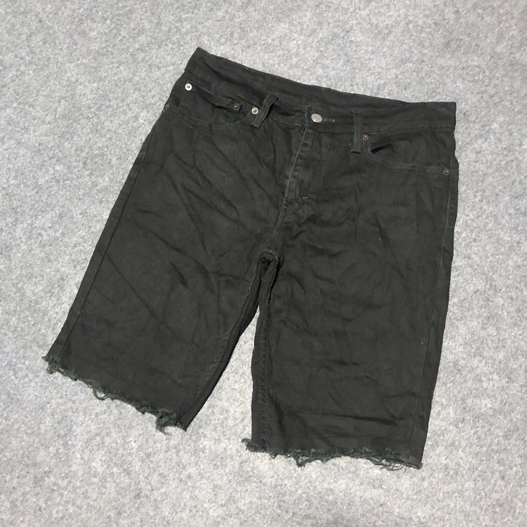 Levi's 511 Black Cut-Off Denim Shorts (Category: Jeans) located in Cebu City. Submitted by andrewvivar29 (Listing ID 1461690087, Image 2). Description: - Brand: Levi's - Model: 511 Shorts - Color: Black - Size: 32 Waist - Style: Cut-off hem for a raw, distressed look - Features: Classic five-pocket styling, button and zip fly - Occasion: Great for casual wear.