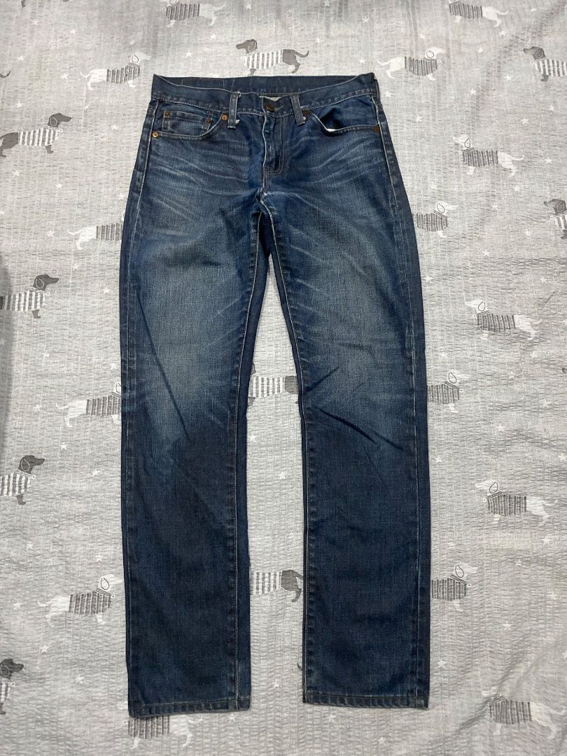 Levi's 511 Indigo Blue 32 (Category: Jeans) located in Antipolo. Submitted by bentakahitanoano (Listing ID 1461747070, Image 1). Description: The Levi's 511 Slim Fit Jeans in indigo blue feature a streamlined silhouette designed as a modern alternative to skinny jeans. They provide a lean look while remaining comfortable and flexible throughout the day The cut sits comfortably below the natural waistline and maintains a slim profile through the s