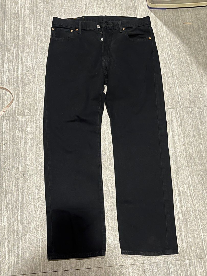 Levi’s Dark Straight Cut Jeans (Category: Jeans) located in Andop. Submitted by poesis (Listing ID 1461728968, Image 1). Description: See photos for Dimensions✅.