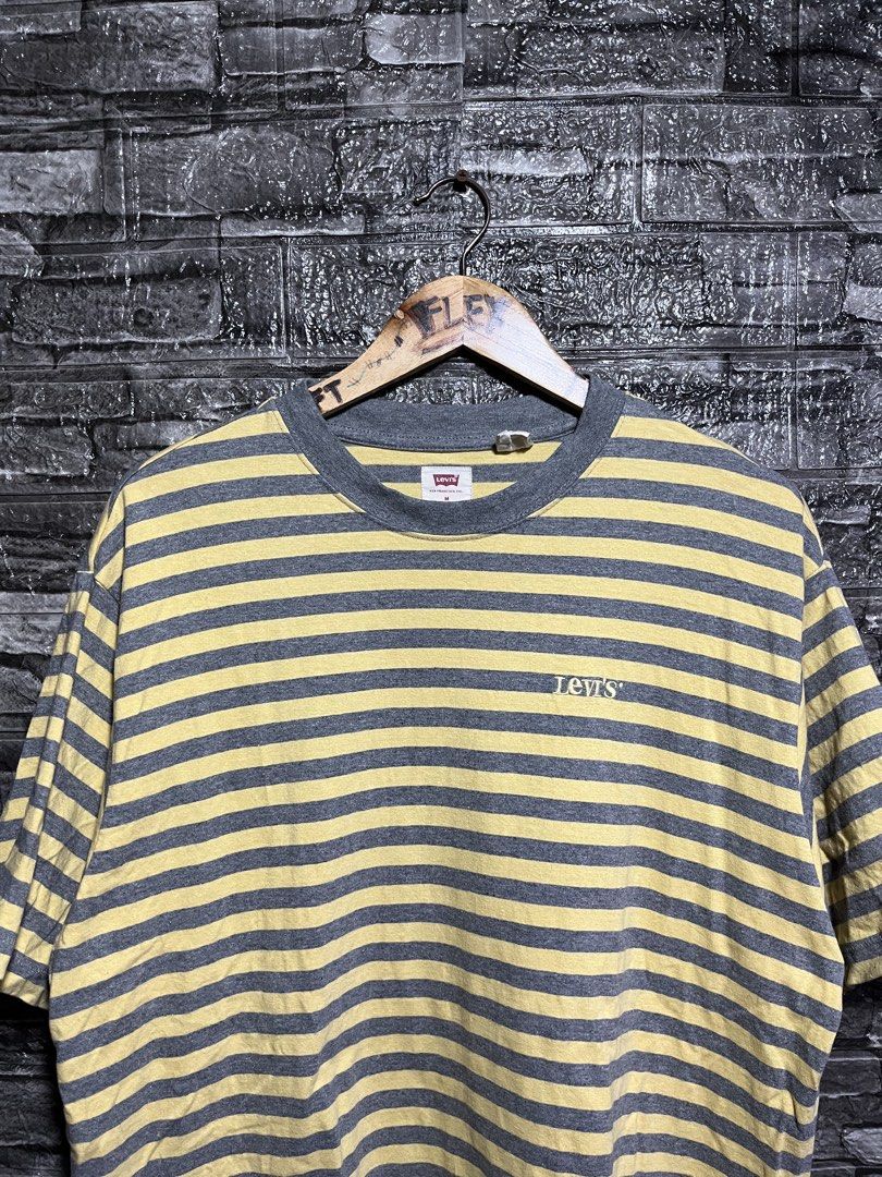 Levi’s Embroidered Shirt (Category: Tshirts & Polo Shirts ) located in Manila. Submitted by flex_curation (Listing ID 1461759852, Image 2). Description: 22x28.5 IN VERY GOOD CONDITION AND IN PRESENTABLE CONDITION BACOOR CAVITE LOC.