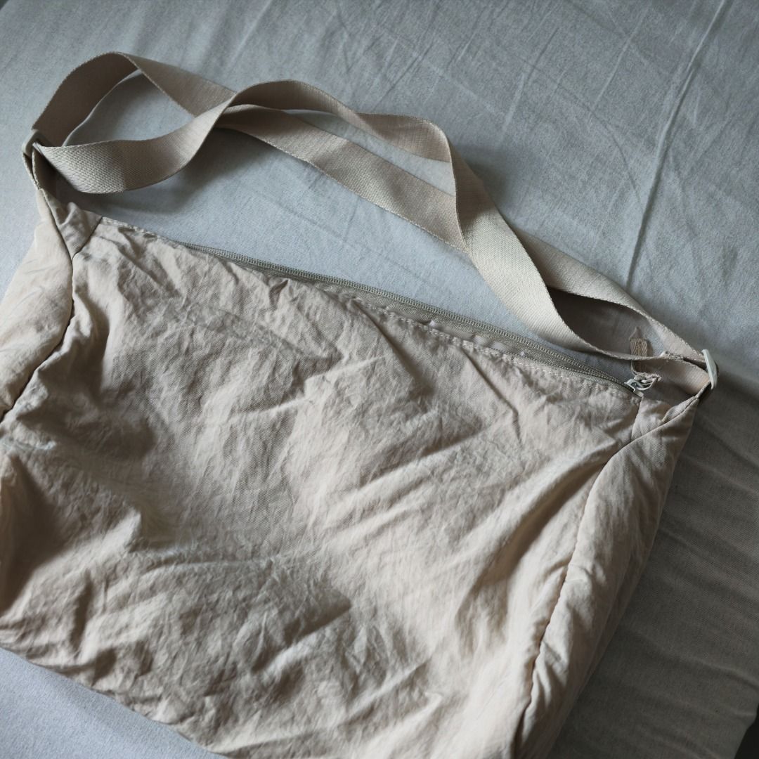 Light Beige Sling Bag (Category: Shoulder Bags) located in Taguig. Submitted by tureesha (Listing ID 1461689137, Image 1). Description: RFS: Probably got it from a bargain. Decluttering 📌 PLEASE READ BEFORE SENDING AN OFFER 📸 CONDITION • As described and shown in photos. Please review all photos and the description before offering. Feel free to ask for more photos or details, happy to send. ✅ ALL SALES ARE FINAL • No returns or refunds once han