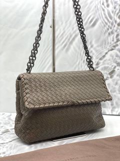 (Category: ) located in . Submitted by redrabbitluxury (Listing ID 1461610879, Image 1). Description: .