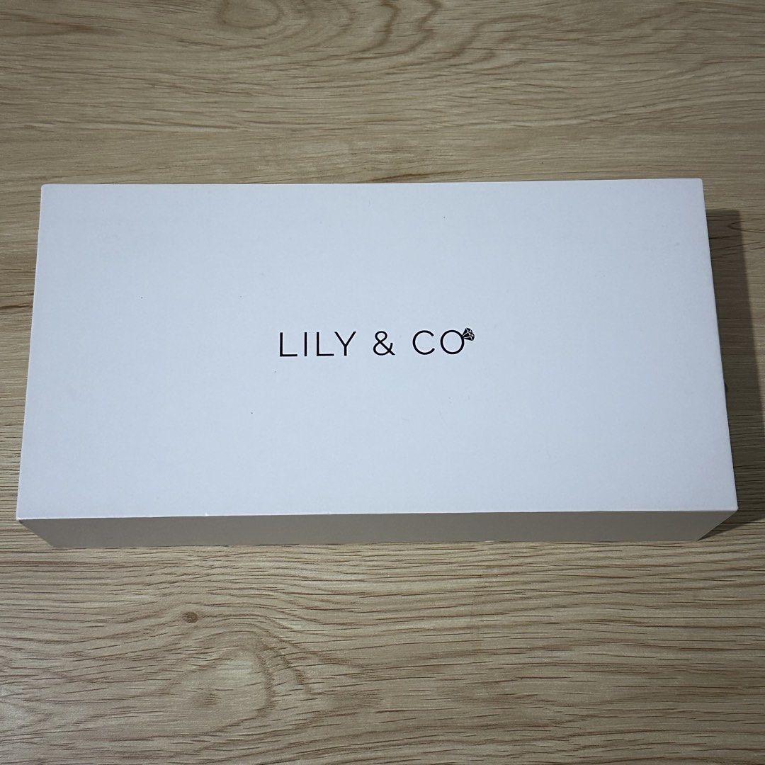 LILY AND CO AYA ENGAGEMENT RING (Category: Rings) located in Mandaluyong City. Submitted by alyrem (Listing ID 1461685211, Image 2). Description: SELLING LILY & CO AYA RING (ENGAGEMENT) 14K ROSE GOLD .30 ct - CUSHION CUT 4 PRONGS SIGNITY STONE SIZE - 8.25 ₱26K RFS-WRONG SIZE.