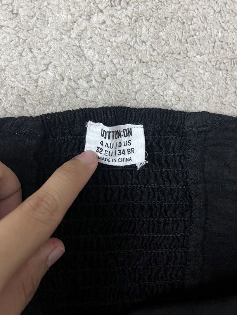 Cotton On Linen Halter Top (Category: Sleeveless) located in Quezon City. Submitted by urfavecloset (Listing ID 1461675876, Image 3). Description: - fits XS to S - garterized back - perfect condition p.s. just needs to be ironed.