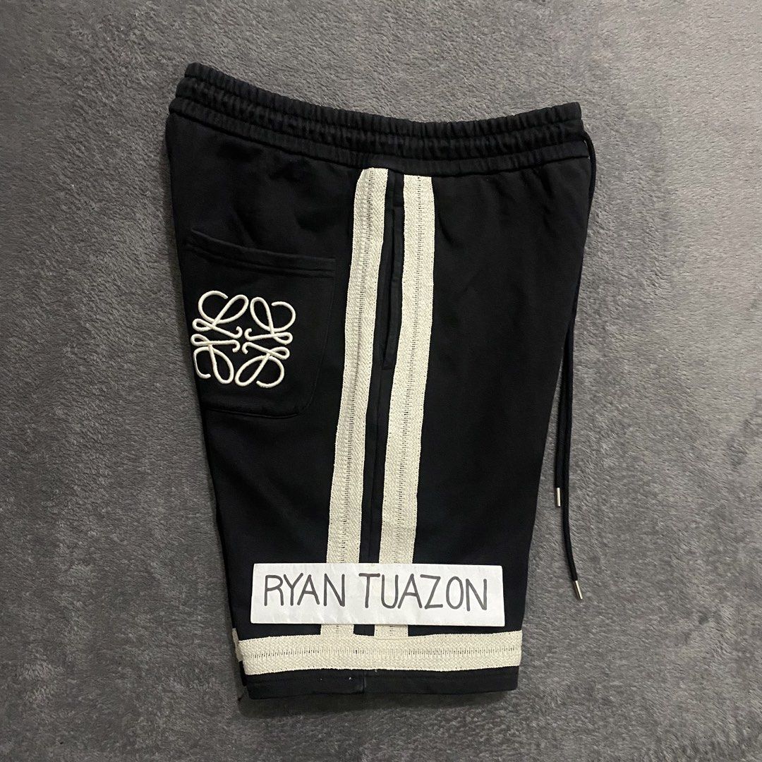 Loewe Fleece Shorts (Category: Shorts) located in Lubao. Submitted by thriftlangph (Listing ID 1461768634, Image 3). Description: 🏷️P749 Loewe Fleece Shorts 30 to 34W x 20L 10 leg opening 9/10 color rate Good condition No issue.