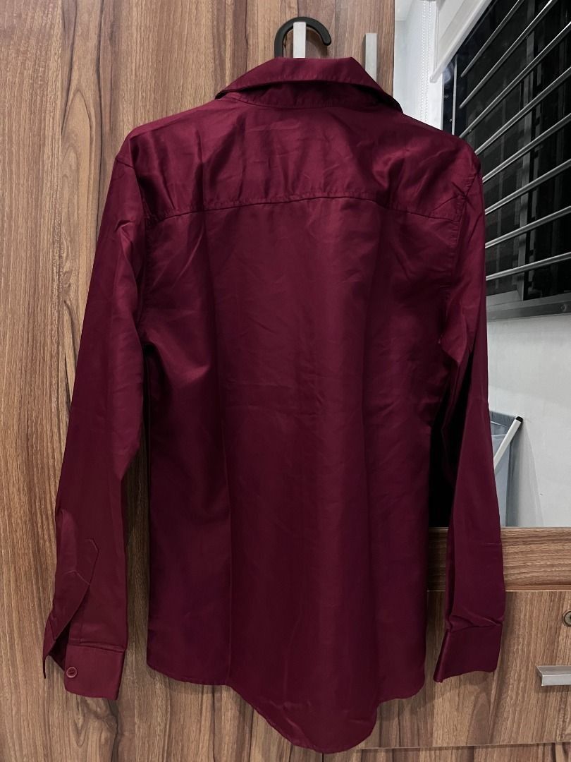 Long Sleeves Polo (Category: Tshirts & Polo Shirts ) located in Calamba. Submitted by declutterrrrph (Listing ID 1461651921, Image 3). Description: Slightly Nego Condition: 9/10 Color Rate: 9/10 Size: L on tag (19W x 25.5L inches) fits small Meetup Calamba Area or ship thru lbc/j&t 09153754810.