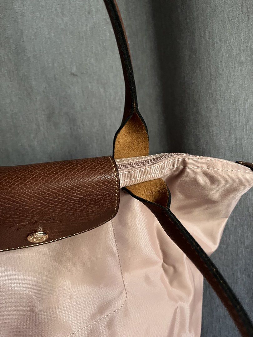 Longchamp Ltea Pink (Category: Tote Bags) located in San Jacinto. Submitted by kellysthrift_ (Listing ID 1461589489, Image 3). Description: Ltea pink long handle Longchamp.