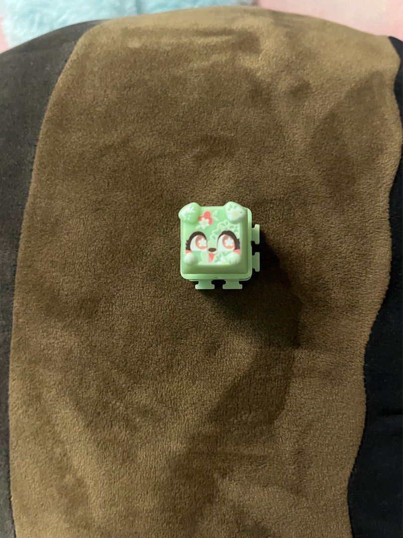 (LOOKING FOR) green dog s1 clickeez (Category: Designer & Blind Box Toys) located in Pasig City. Submitted by snoopeaa (Listing ID 1461723862, Image 1). Description: looking for! willing to pay reasonable price :) ill book the lalamove 💵: gcash .