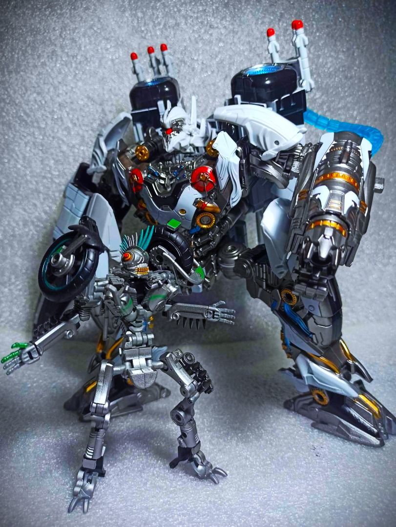 Loose Trans-Craft Mohican MOHAWK Oversized Class Autobot Transformers (Category: Action & Battle Toys) located in Pasay City. Submitted by Chariselyn (Listing ID 1461751933, Image 2). Description: Loose Trans-Craft Mohican MOHAWK (2,500+sf) Oversized Class Autobot Transformers Series: Movie - Transformers: The Last Knight, 2017 Scale: 5 inches Stock: 1 Box Condition: No box Issues: 0 Accessories: with accessories, no manual Mode of Payment: GCash