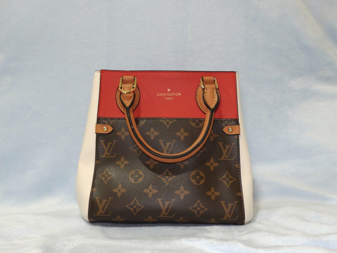 Louis Vuitton (Category: Shoulder Bags) located in Manila. Submitted by milo18.12 (Listing ID 1461574107, Image 1). Description: Sourced from South Korea.