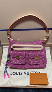 (Category: ) located in . Submitted by luxbag88 (Listing ID 1461631026, Image 1). Description: .