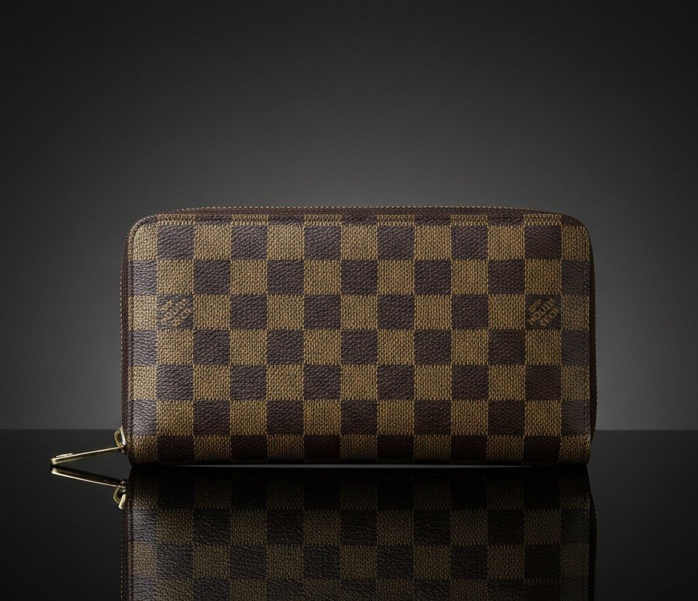 Louis Vuitton Damier Organizer Long Wallet (Category: Wallets & Card holders) located in Manila. Submitted by got_loots (Listing ID 1461699303, Image 1). Description: WTS❗️❗️❗️ Pre-Owned Louis Vuitton Damier Organizer Long Wallet Slight dirt and scuffs on the corners due to use. No other noticeable scratches or stains. No tears, peeling, or stickiness. bought from a secondhand store in Japan Main Wallet Only ₱3,000 Only.