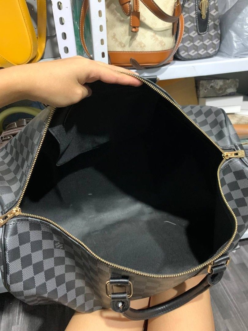 Louis Vuitton Keepall Bandouliere (Category: Cross-body Bags) located in Valenzuela. Submitted by _prettysimplecollection (Listing ID 1461759446, Image 3). Description: .