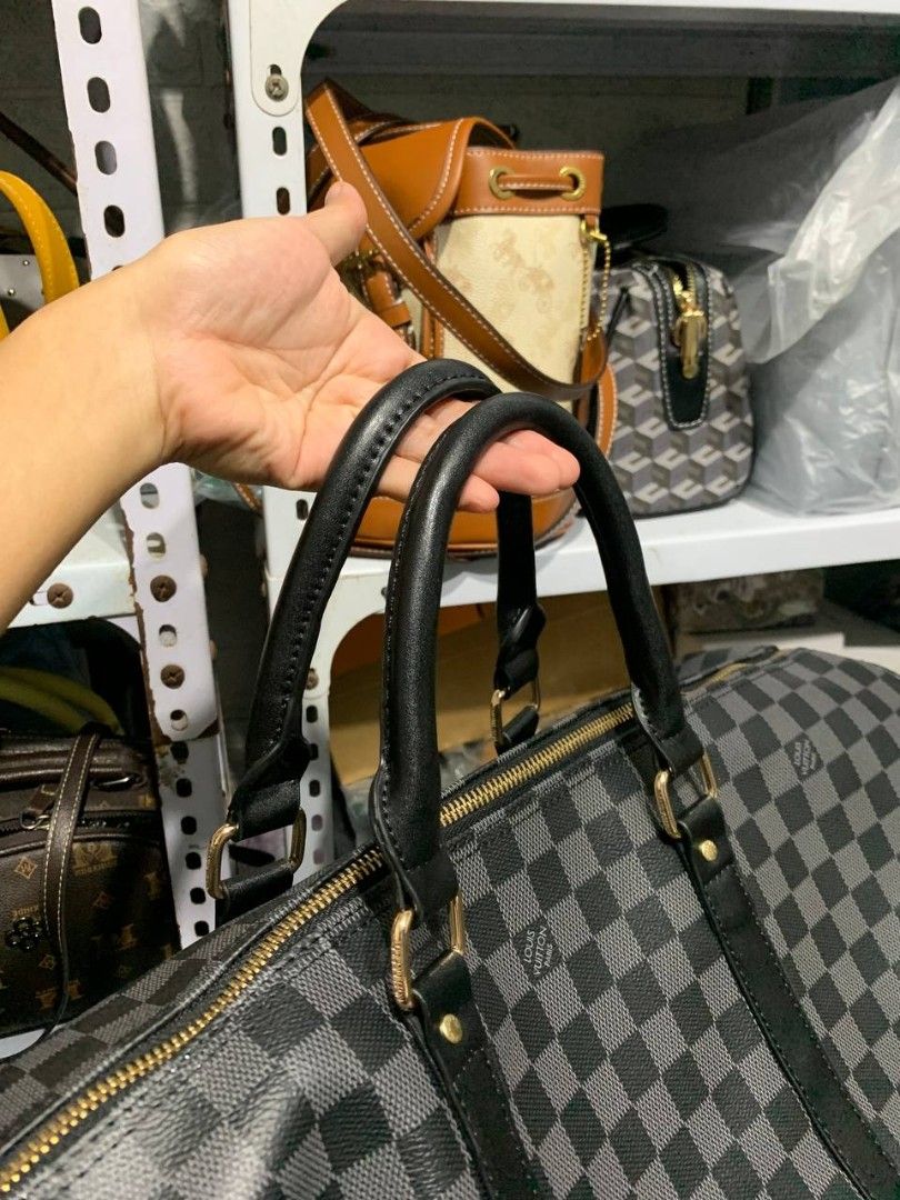 Louis Vuitton Keepall Bandouliere (Category: Cross-body Bags) located in Valenzuela. Submitted by _prettysimplecollection (Listing ID 1461759446, Image 2). Description: .