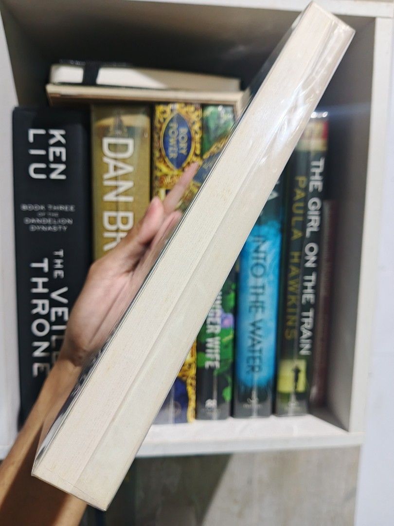 Love Scenes (Category: Storybooks) located in Binalonan. Submitted by booktopia_by_rei (Listing ID 1461711786, Image 2). Description: MOD - Direct J&T/ NO COD MOP - Cashgee/ Payment first 📦 Shipping fees: 𝐋𝐮𝐳𝐨𝐧 ₱54 | 𝐕𝐢𝐬 ₱70 | 𝐌𝐢𝐧 ₱79 Condition: Minimal Foxing.