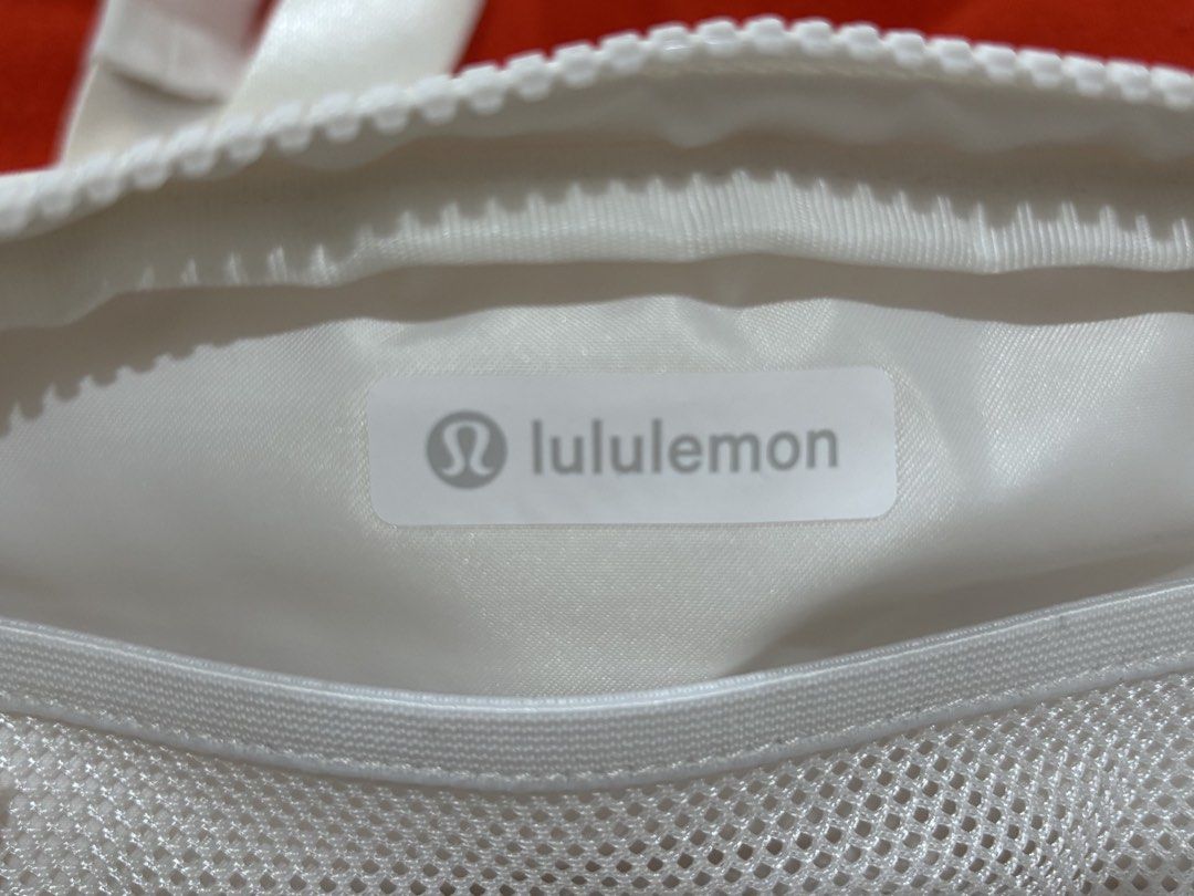 Lululemon Everywhere Belt Bag 1L (Category: Cross-body Bags) located in Manila. Submitted by jellyycrd (Listing ID 1461667438, Image 3). Description: Everywhere Belt Bag 1L •Adjustable strap •Exterior zippered pocket to secure your valuables •Interior pockets hold the essentials •Used once only •SRP price is ₱3,120 RFS: De-cluttering/not using anymore .