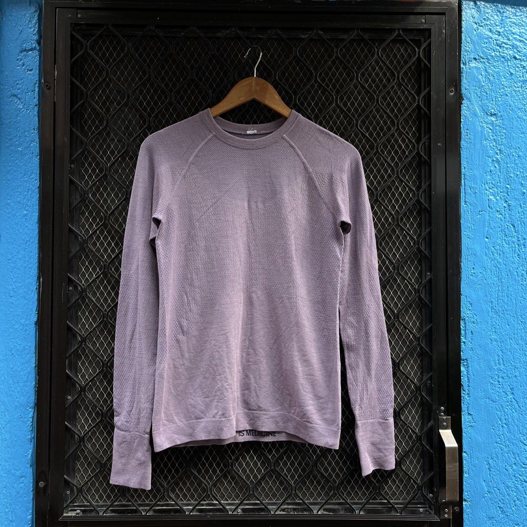 Lululemon Rest Less Pullover Antoinette (Category: Activewear) located in Taguig. Submitted by scoutandloots (Listing ID 1461713971, Image 1). Description: Lululemon Rest Less Pullover Antoinette • Size: L • 17x25.