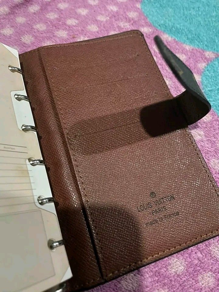LV ACCESSORIES (Category: Luxury Accessories) located in Cavite. Submitted by soundthrift (Listing ID 1461619337, Image 3). Description: no issue as is.