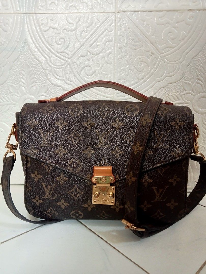LV Monogram Pochette Metis❤ (Category: Luxury Bags & Wallets) located in Danao, Cebu. Submitted by wildbear-27a149 (Listing ID 1461564580, Image 1). Description: 📌 good condition.