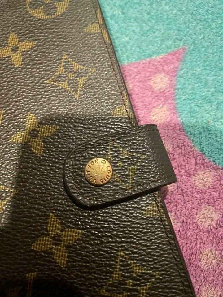 LV PM AGENDA PLANNER (Category: Luxury Accessories) located in Cavite. Submitted by soundthrift (Listing ID 1461619012, Image 3). Description: as is no issue.
