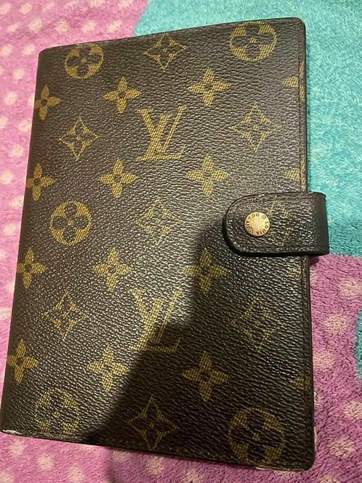LV PM AGENDA PLANNER (Category: Luxury Accessories) located in Cavite. Submitted by soundthrift (Listing ID 1461619012, Image 1). Description: as is no issue.