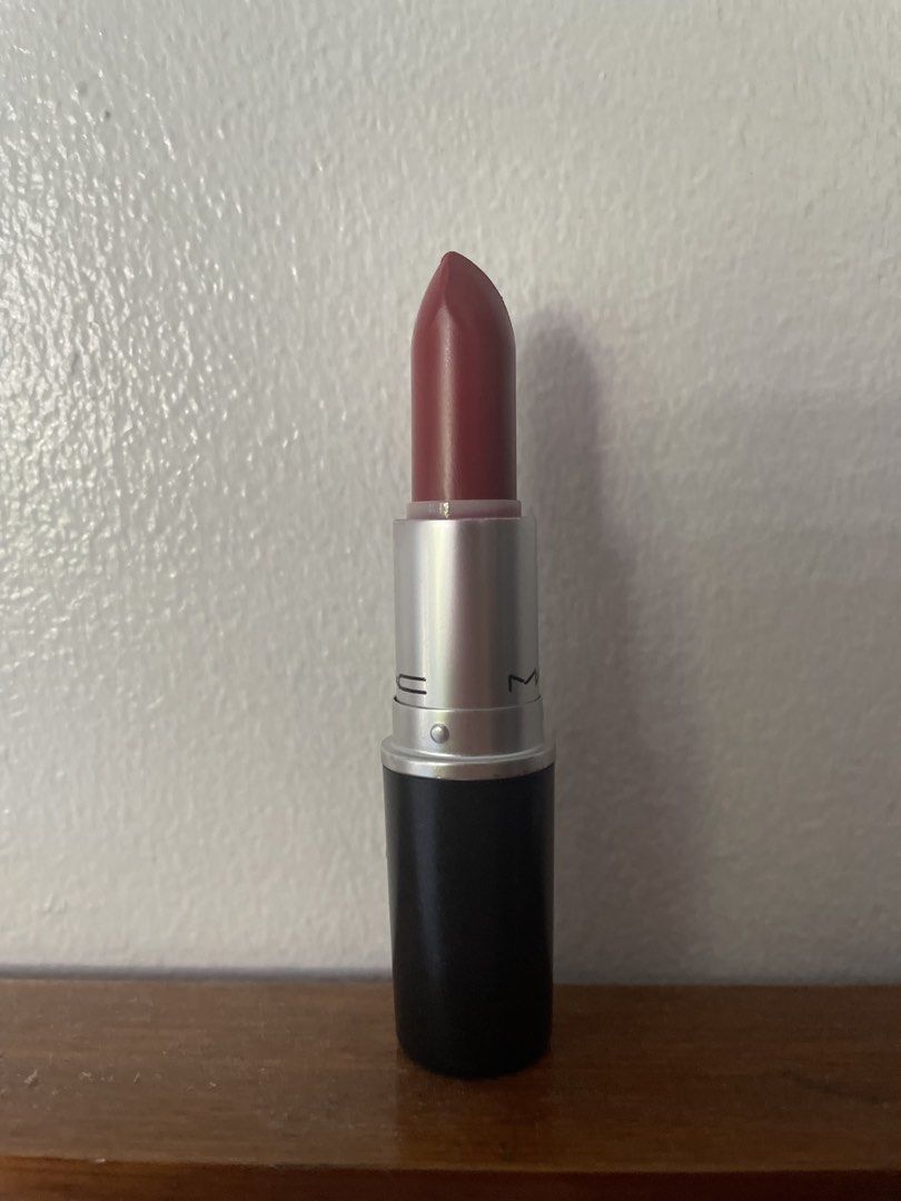 MAC Lipstick in Russian Red (Category: Makeup) located in Quezon City. Submitted by angelcakes_ (Listing ID 1461568229, Image 2). Description: Once or twice lang nagamit Willing po to send more pics Will have it sanitized and cleaned before shipping .