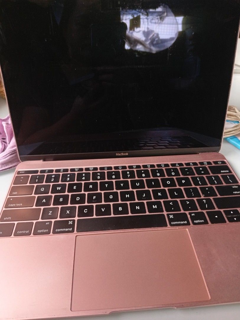 Macbook 2017 rosegold (Category: Laptops & Notebooks) located in Quezon City. Submitted by purple_haven (Listing ID 1461593109, Image 3). Description: macbook retina 2017 rosegold issue:startup problem *no charger included.