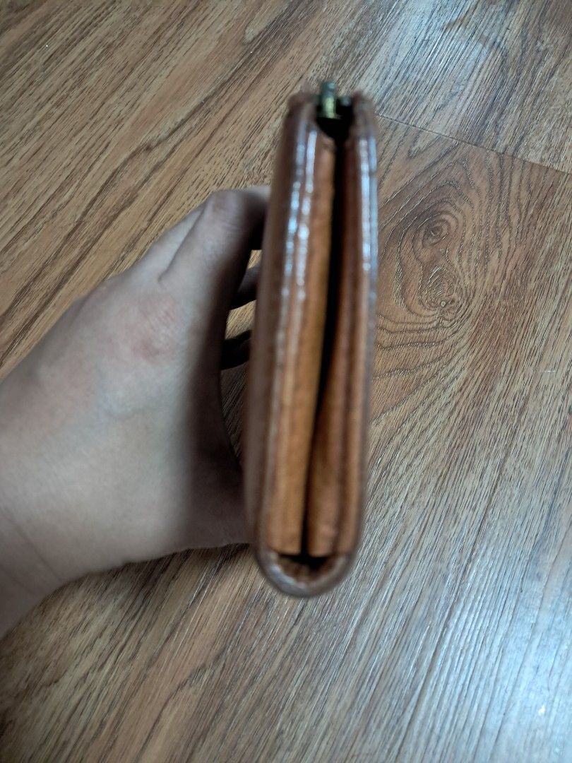 Madewell Continental Wallet (Category: Wallets & Card holders) located in Quezon City. Submitted by dealtoshop (Listing ID 1461576309, Image 3). Description: 100% ORIGINAL. PLEASE SEE THE PHOTOS FOR YOUR REFERENCES..