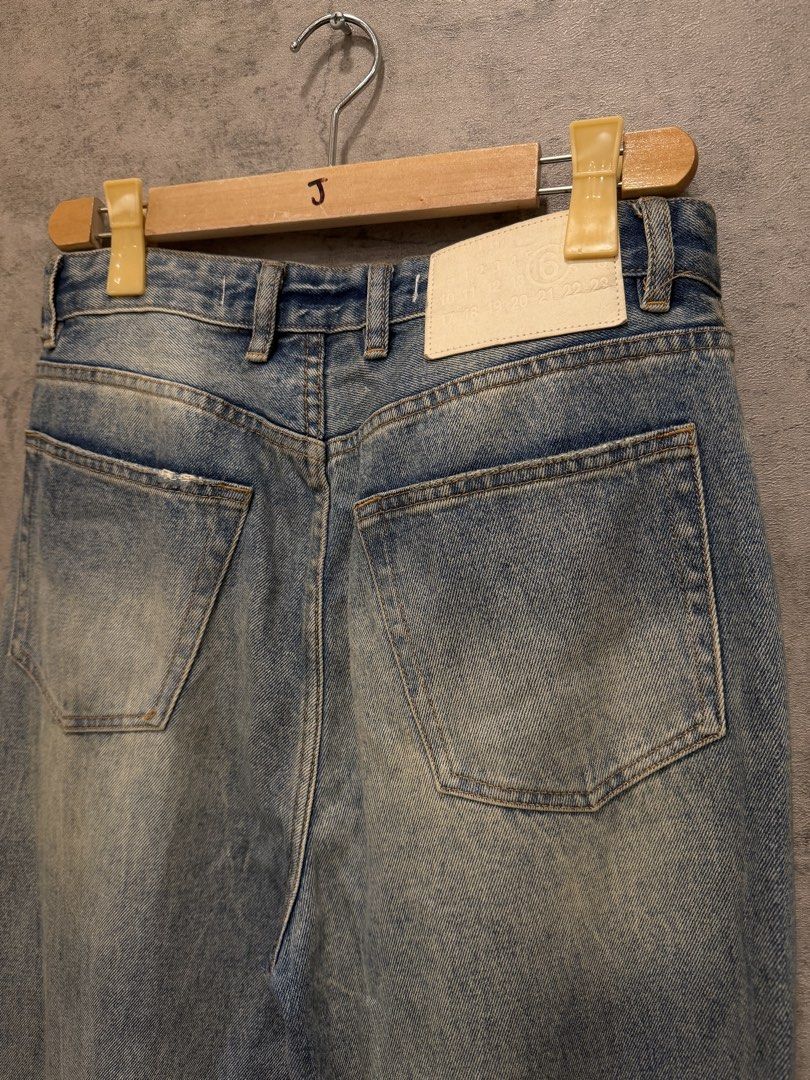 MAISON MARGIELA (Category: Jeans) located in Quezon City. Submitted by macleen17 (Listing ID 1461693793, Image 3). Description: MAISON MARGIELA Size 28 Excellent Condition MM6 Made in italy Wide leg pants .