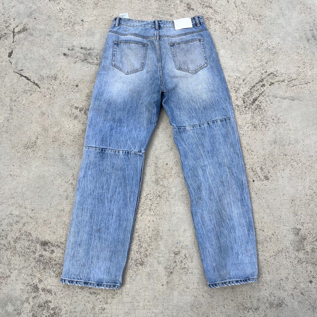Maison Margiela Baggy Pants (Category: Jeans) located in Barotac Nuevo. Submitted by hanap_ukay_540 (Listing ID 1461590072, Image 2). Description: Maison Margiela Size 34 Length 45 No issue Needs wash only 2800 or Best Offer Location: Bacolod City Negros Occ Dm me if interested 📥.