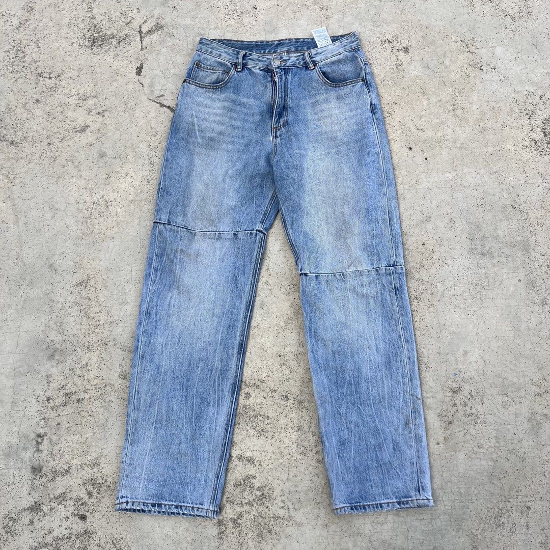 Maison Margiela Baggy Pants (Category: Jeans) located in Barotac Nuevo. Submitted by hanap_ukay_540 (Listing ID 1461590072, Image 1). Description: Maison Margiela Size 34 Length 45 No issue Needs wash only 2800 or Best Offer Location: Bacolod City Negros Occ Dm me if interested 📥.