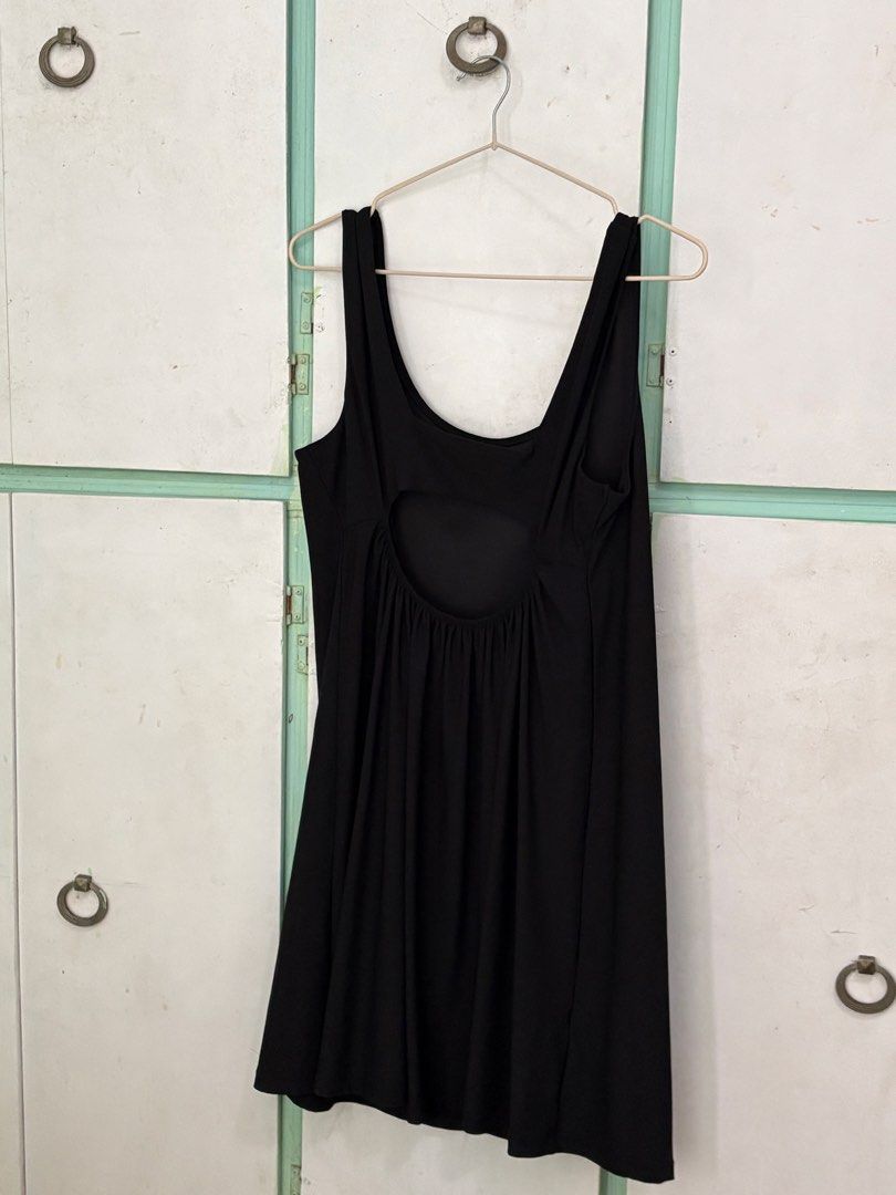 Mango backless dress (Category: Dresses) located in Manila. Submitted by dannielaaa (Listing ID 1461593201, Image 2). Description: .