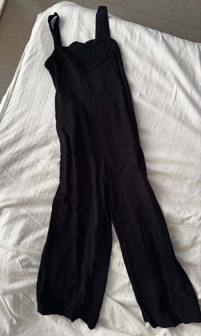 Mango black jumpsuit (Category: Jumpsuits) located in Muntinlupa City. Submitted by champange101 (Listing ID 1461659006, Image 1). Description: Pre loved Like new, worn once Mango black jumpsuit XS.