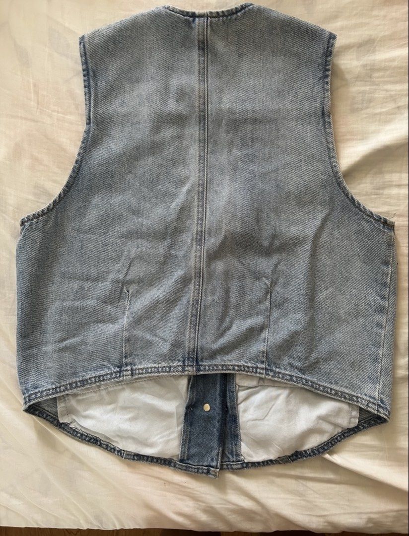 Mango Denim Vest With Seams - Size S (Category: Sleeveless) located in Cebu City. Submitted by lovedbymomandiana (Listing ID 1461726092, Image 2). Description: - Mango light wash denim vest - Size S - V-neck design - Button-up front closure - Two functional front pockets - Versatile for layering over tees or dresses - Adds a casual vibe to any outfit.