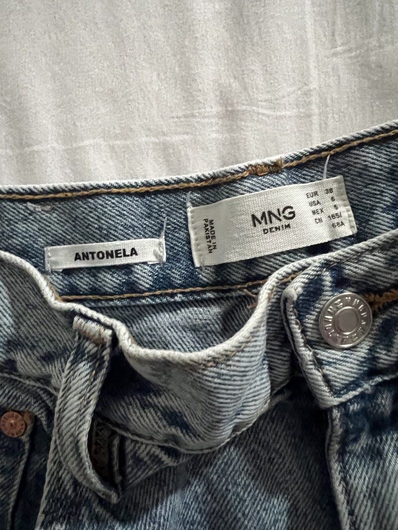 MANGO High-Rise Wide-Leg Ankle Jeans (Category: Jeans) located in San Juan City. Submitted by shop.r (Listing ID 1461664852, Image 2). Description: .